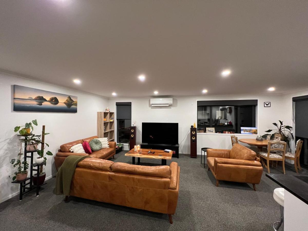 Convenient And Comfortable Waitara Екстериор снимка